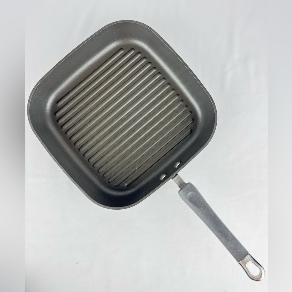 Pampered Chef 11” Executive Non Stick Cast Iron Grill Pan - Picture 2 of 8